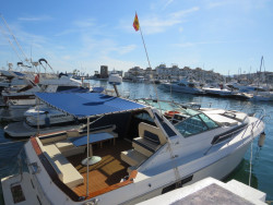 12 Person Motor Boat - 4 Hours of Fun