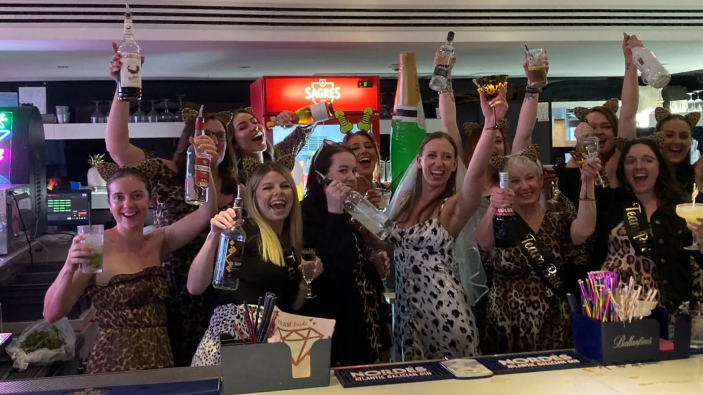 hens partying in Albufeira